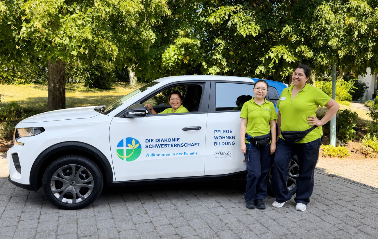 Jetzt e-mobil Gemma Tumitit, Kyzzhibek Iusupbaeva und Carolina Caceres Gonzalez