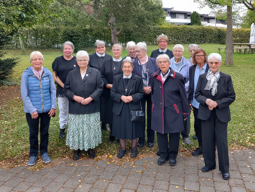 Evdiak Jubilarinnen auf einem Gruppenbild