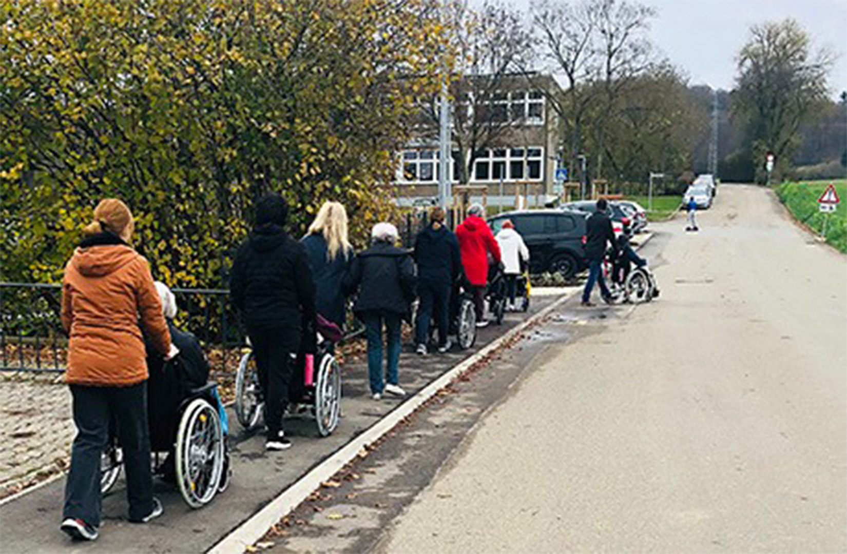 Evdiak Bild von Senioren auf dem Weg zu einem Konzert