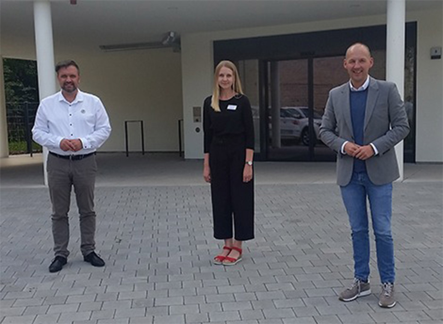 Evdiak Bild von Mitarbeitern der Einrichtung und Marc Biadacz