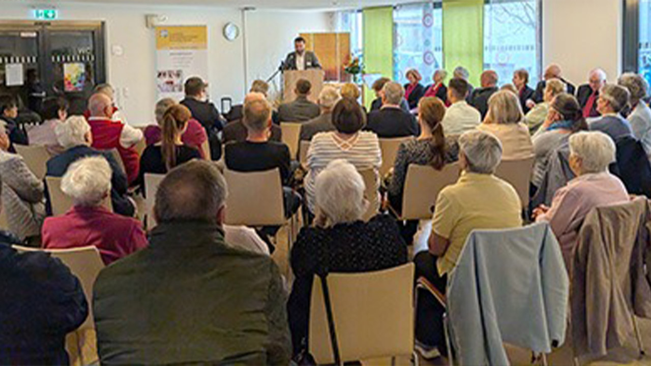 Evdiak Bild von einem Seniorenpublikum