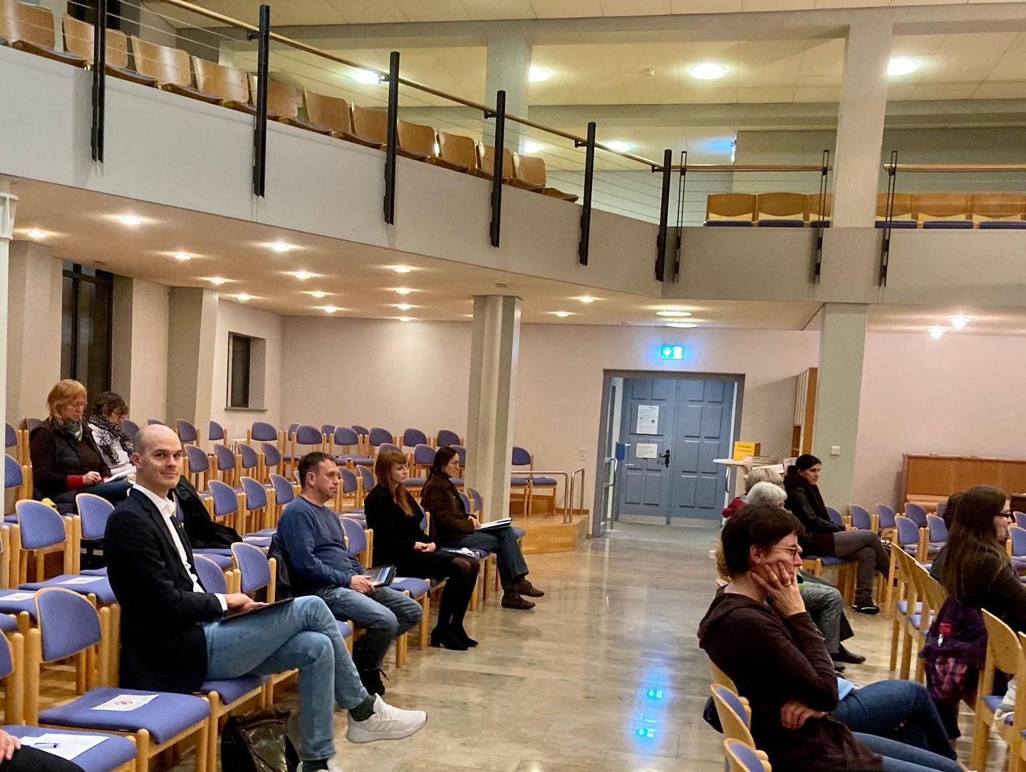evdiak Zuschauer bei Podiumsdiskussion