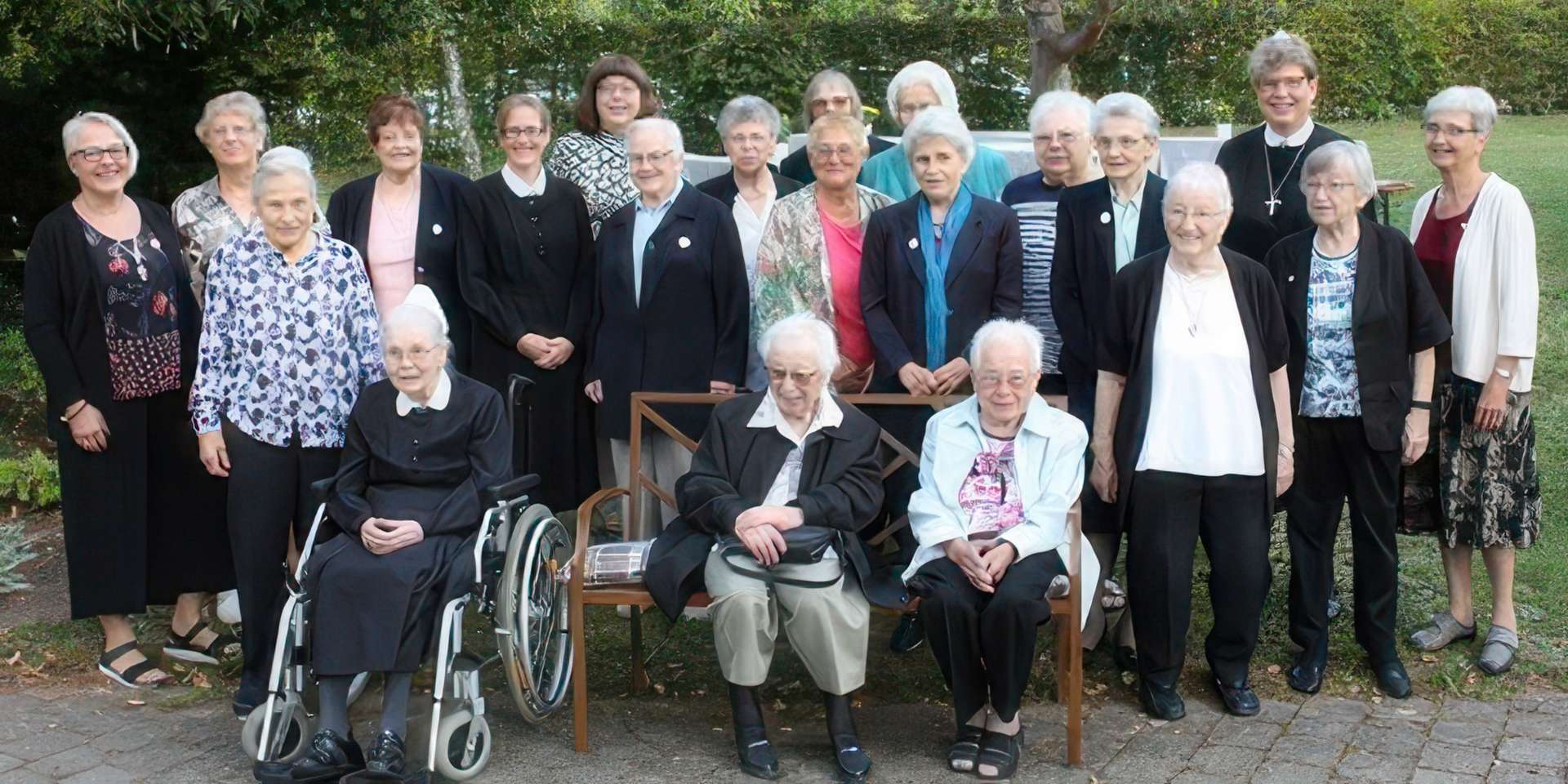 evdiak Bild von 21 Schwestern